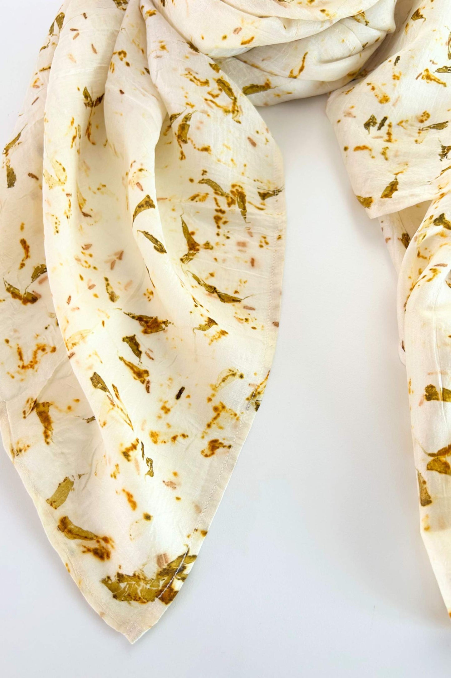 GOLDEN GLORY - Mulberry Silk Scarf