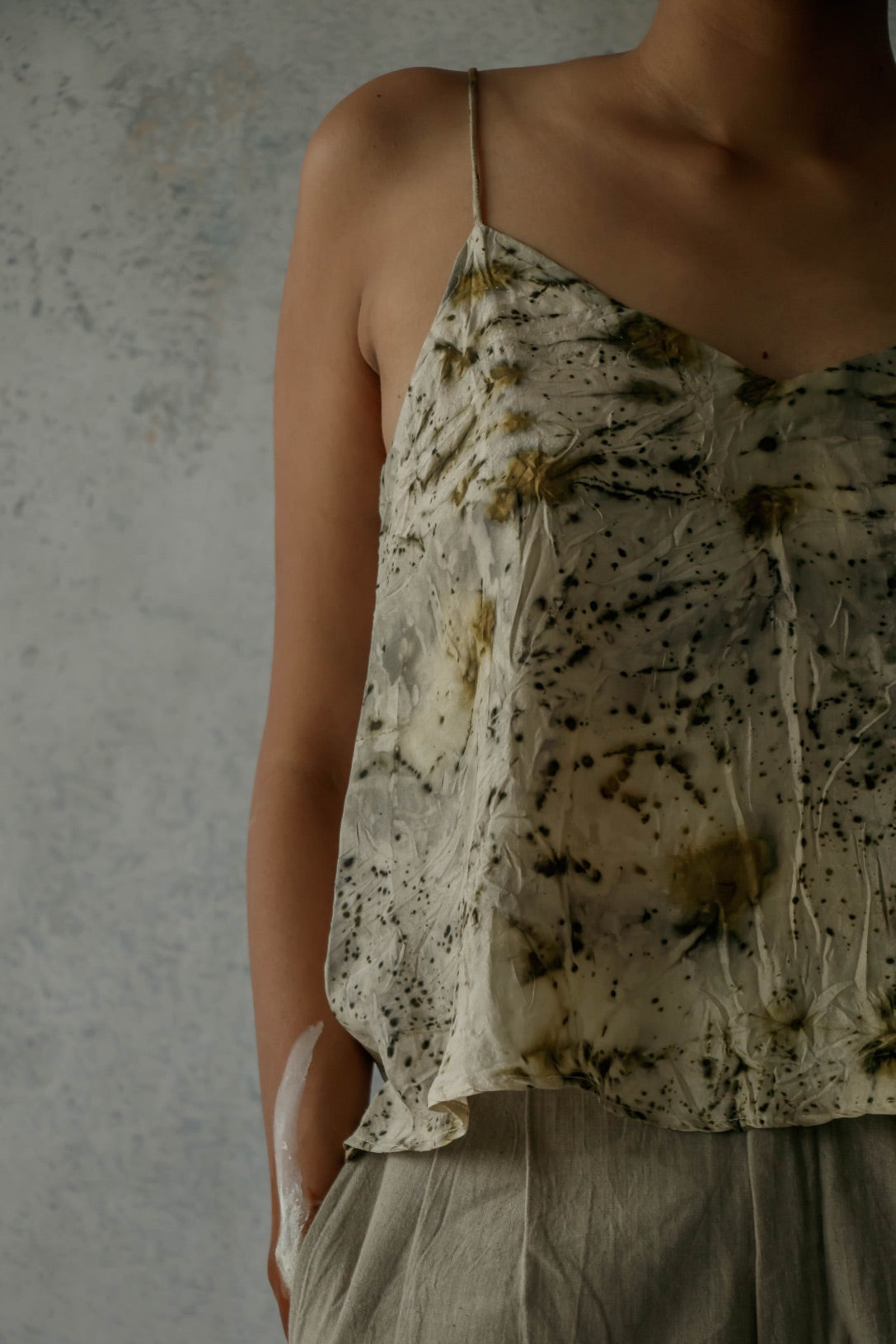 LOST IN FOREST - Slip Top