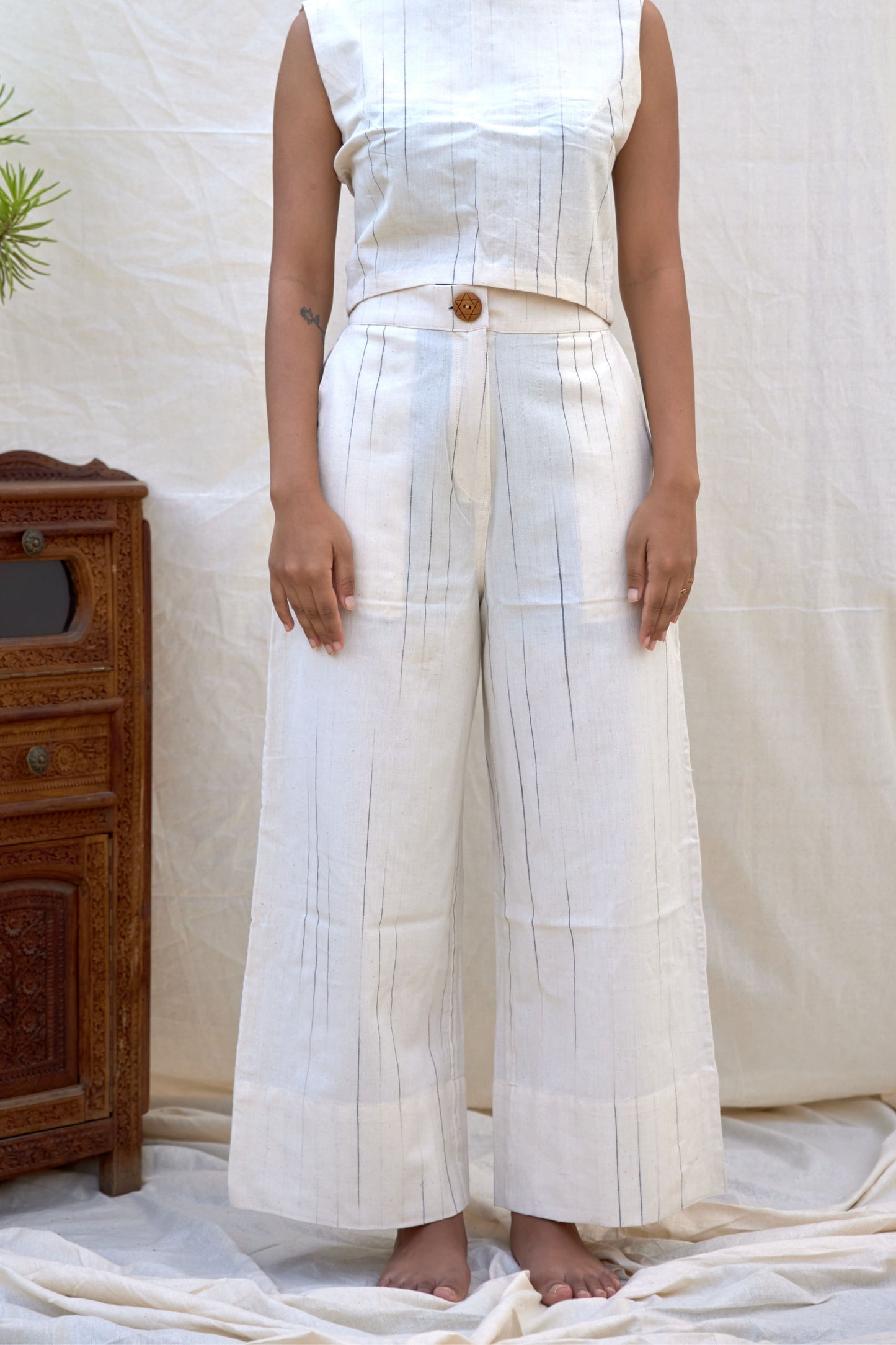 NATURAL STRIPES - High-waisted Crop pants