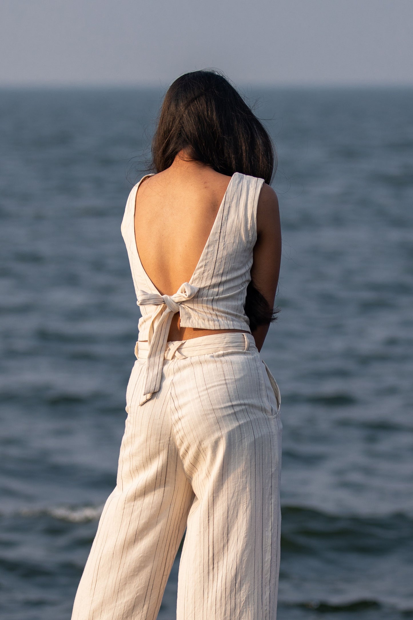 NATURAL STRIPES - High-waisted Crop pants