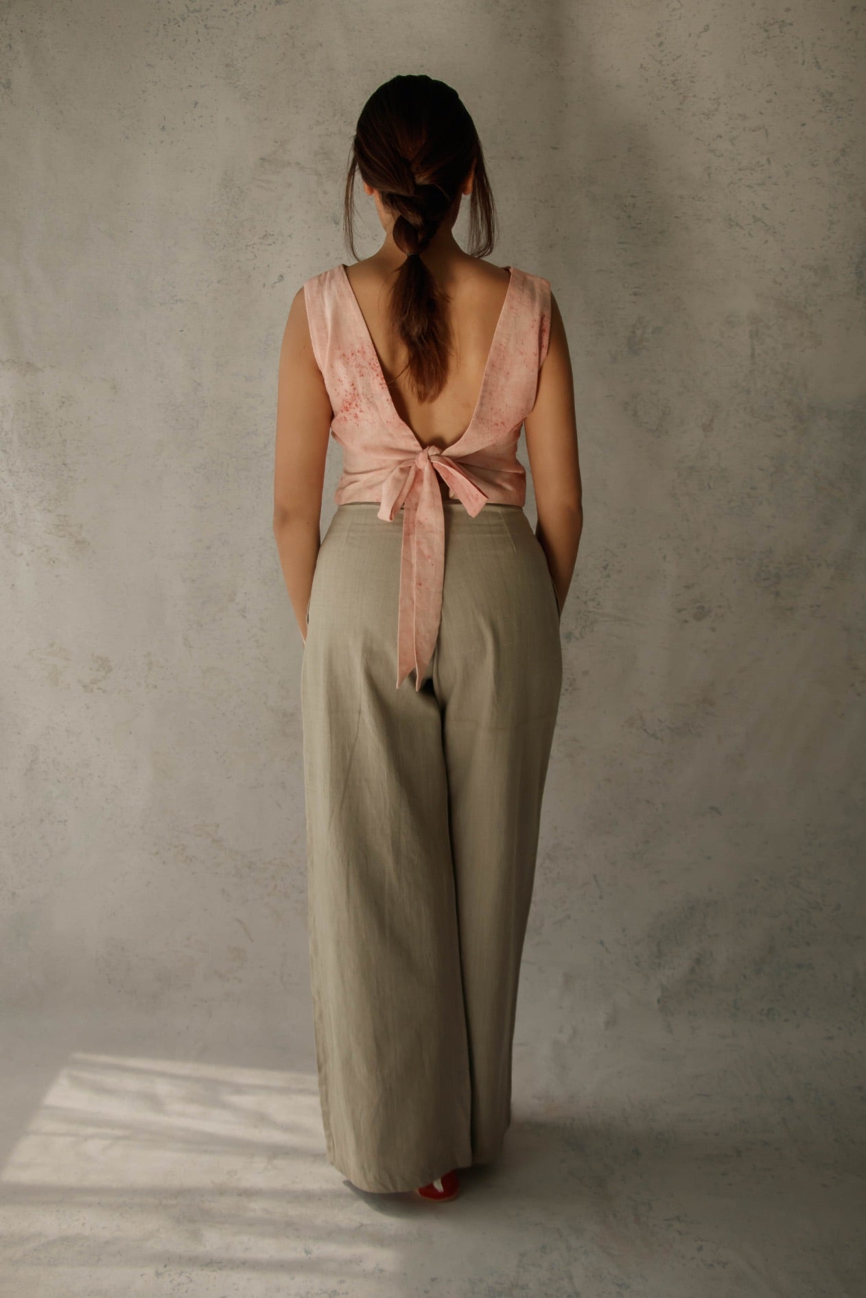 BLUSH - Tie-back top