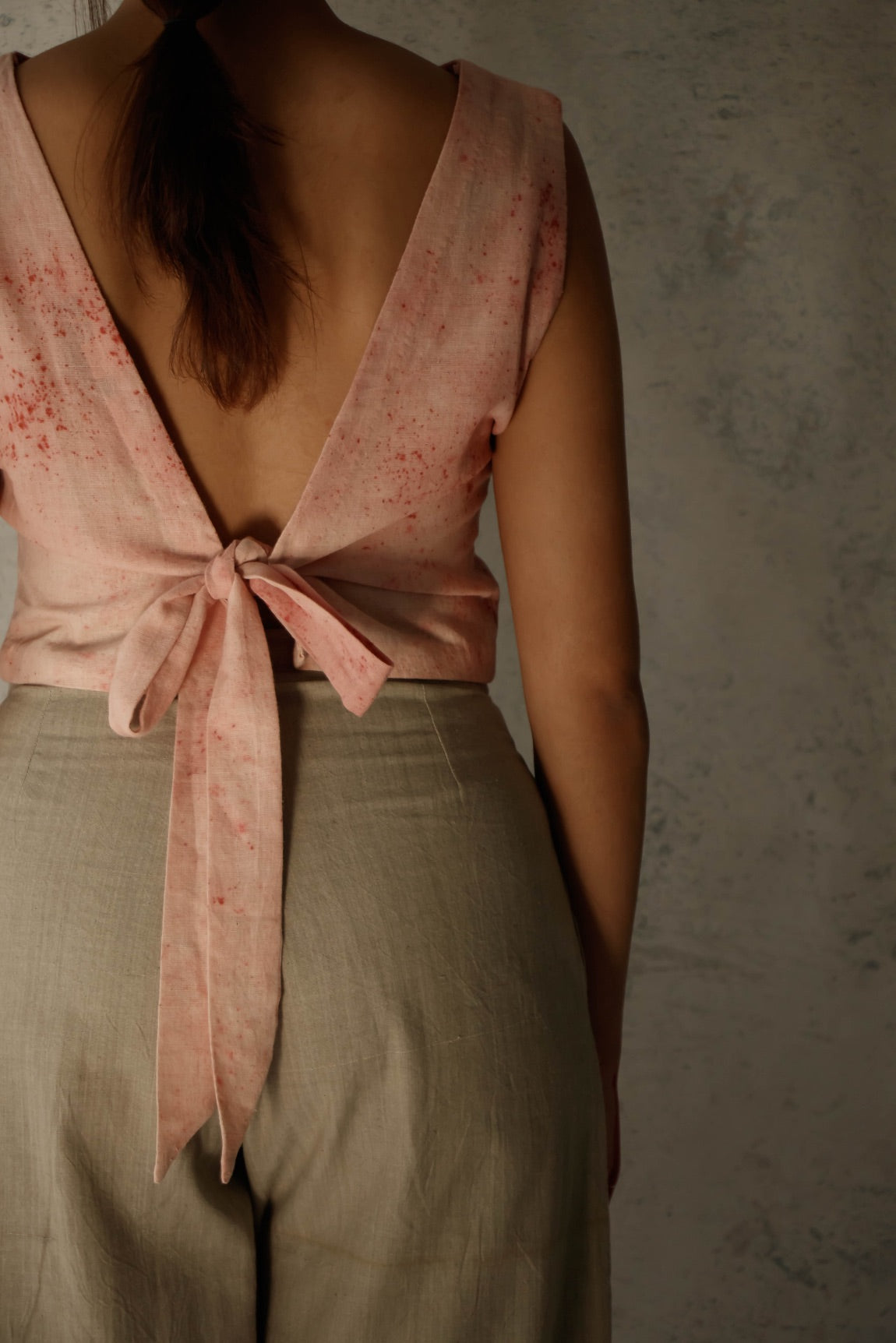 BLUSH - Tie-back top