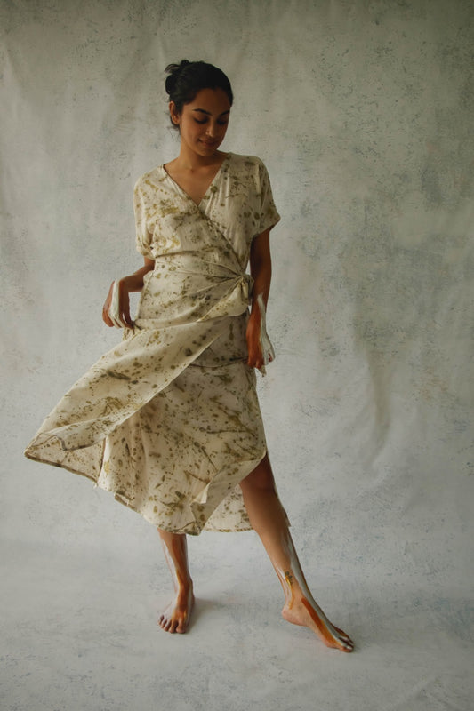BITS OF GREEN - Wrap Dress