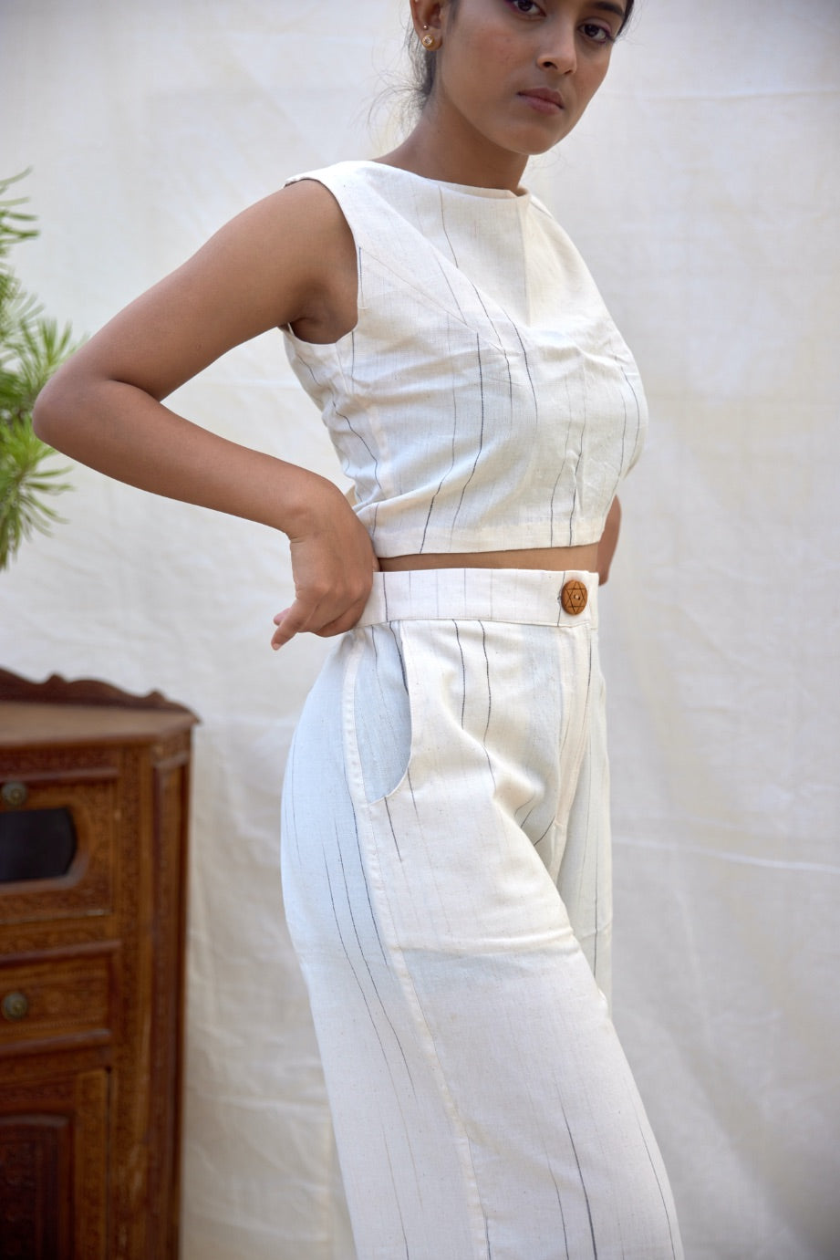 NATURAL STRIPES - High-waisted Crop pants
