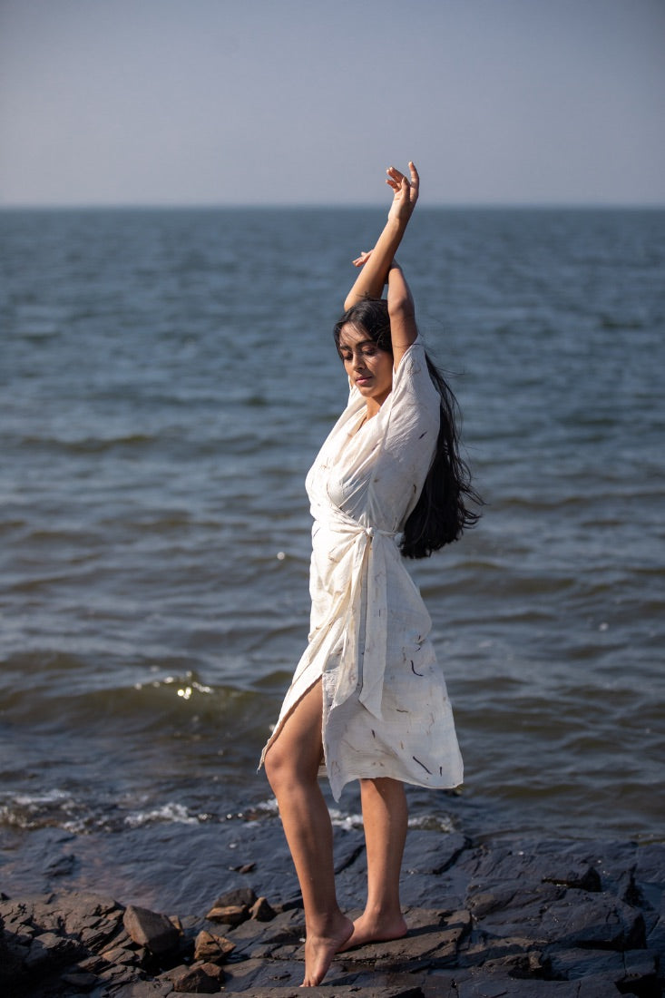 BRITTLE BREEZE - Wrap Dress
