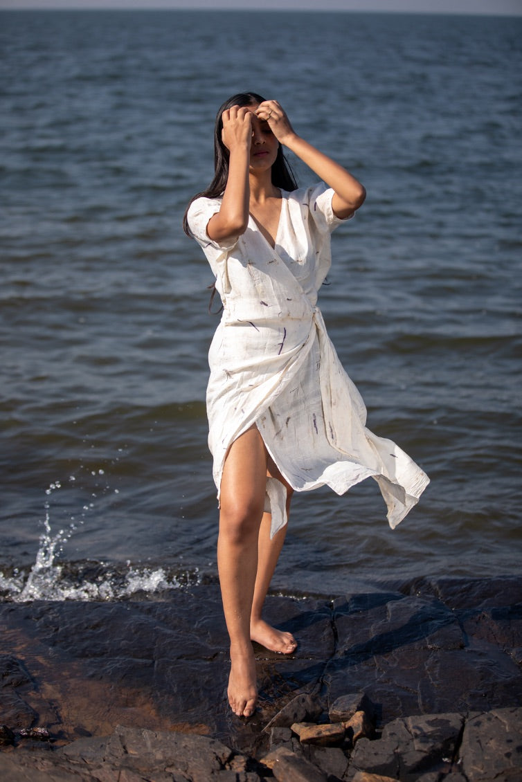BRITTLE BREEZE - Wrap Dress
