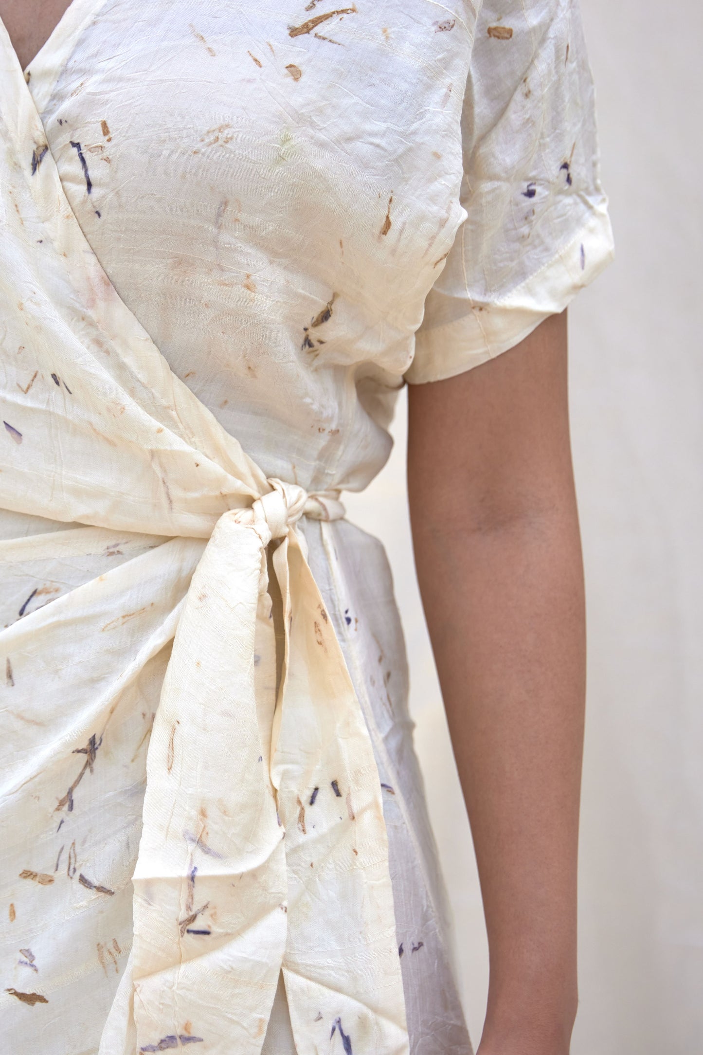 BRITTLE BREEZE - Wrap Dress